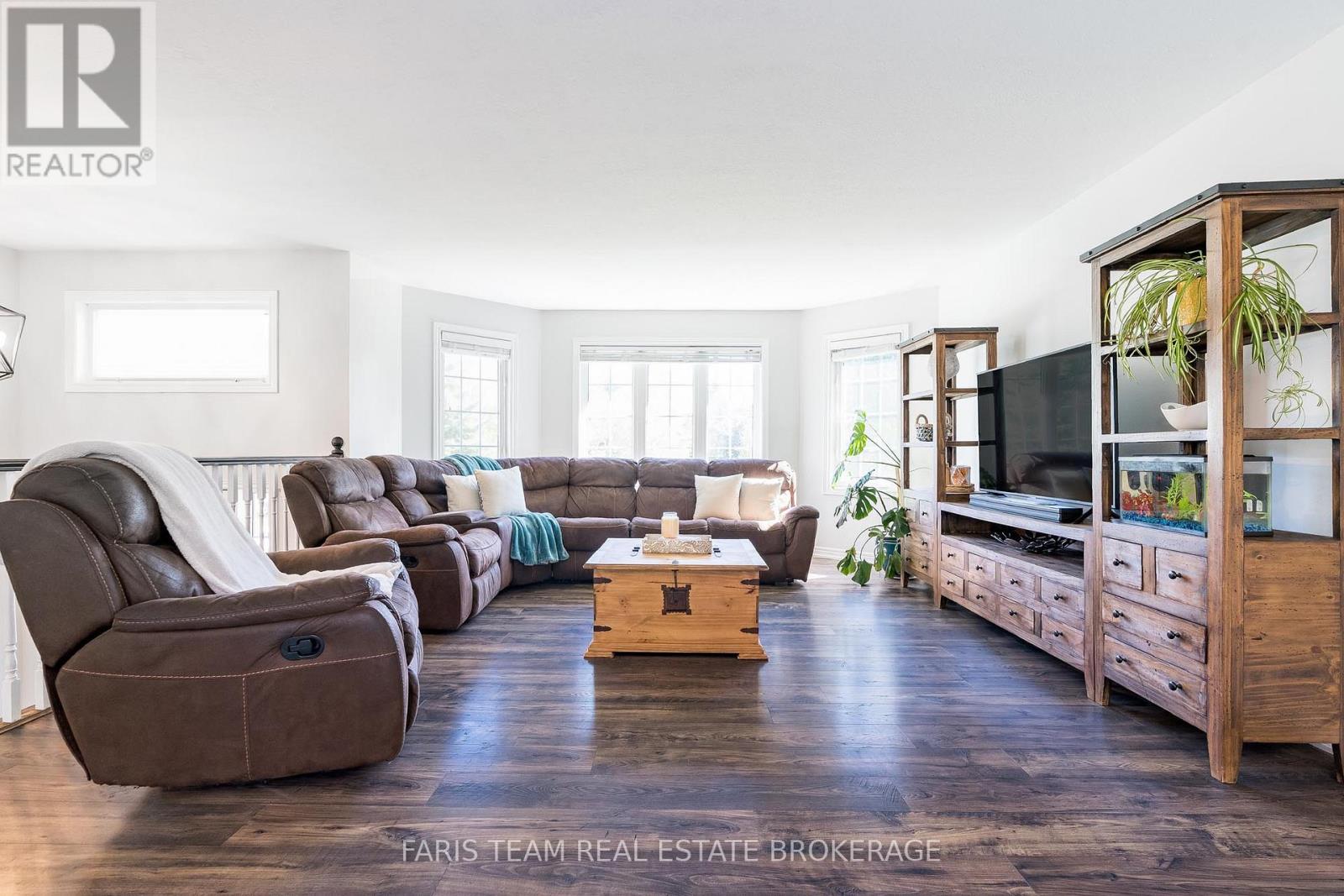 28 Shelswell Boulevard, Oro-Medonte, Ontario  L0L 2E0 - Photo 15 - S12443638