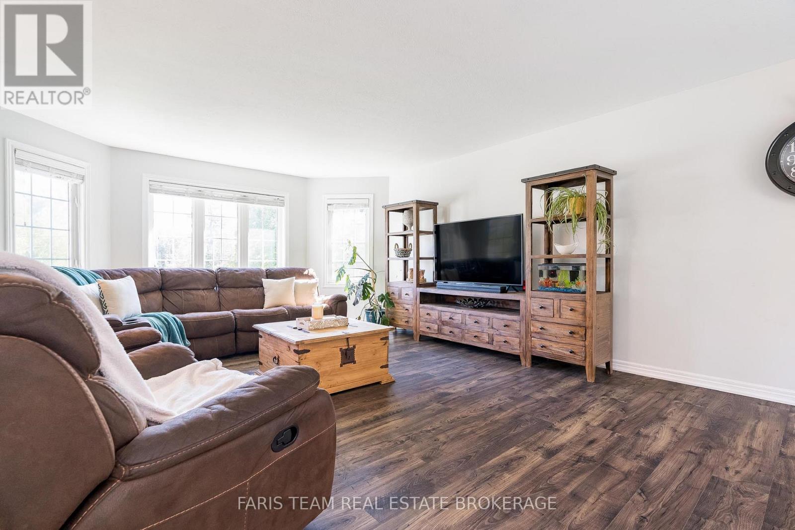 28 Shelswell Boulevard, Oro-Medonte, Ontario  L0L 2E0 - Photo 16 - S12443638