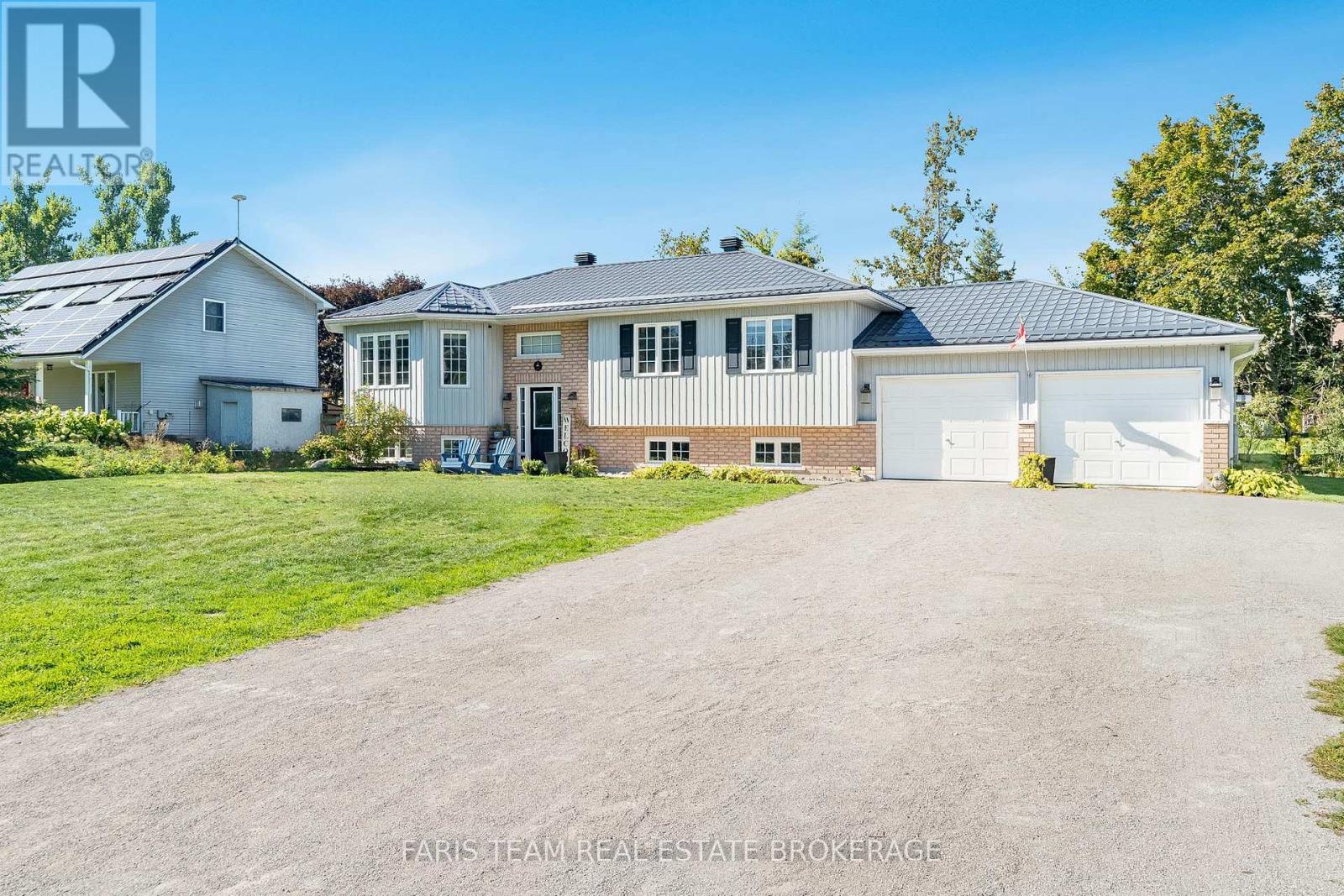 28 Shelswell Boulevard, Oro-Medonte, Ontario  L0L 2E0 - Photo 3 - S12443638