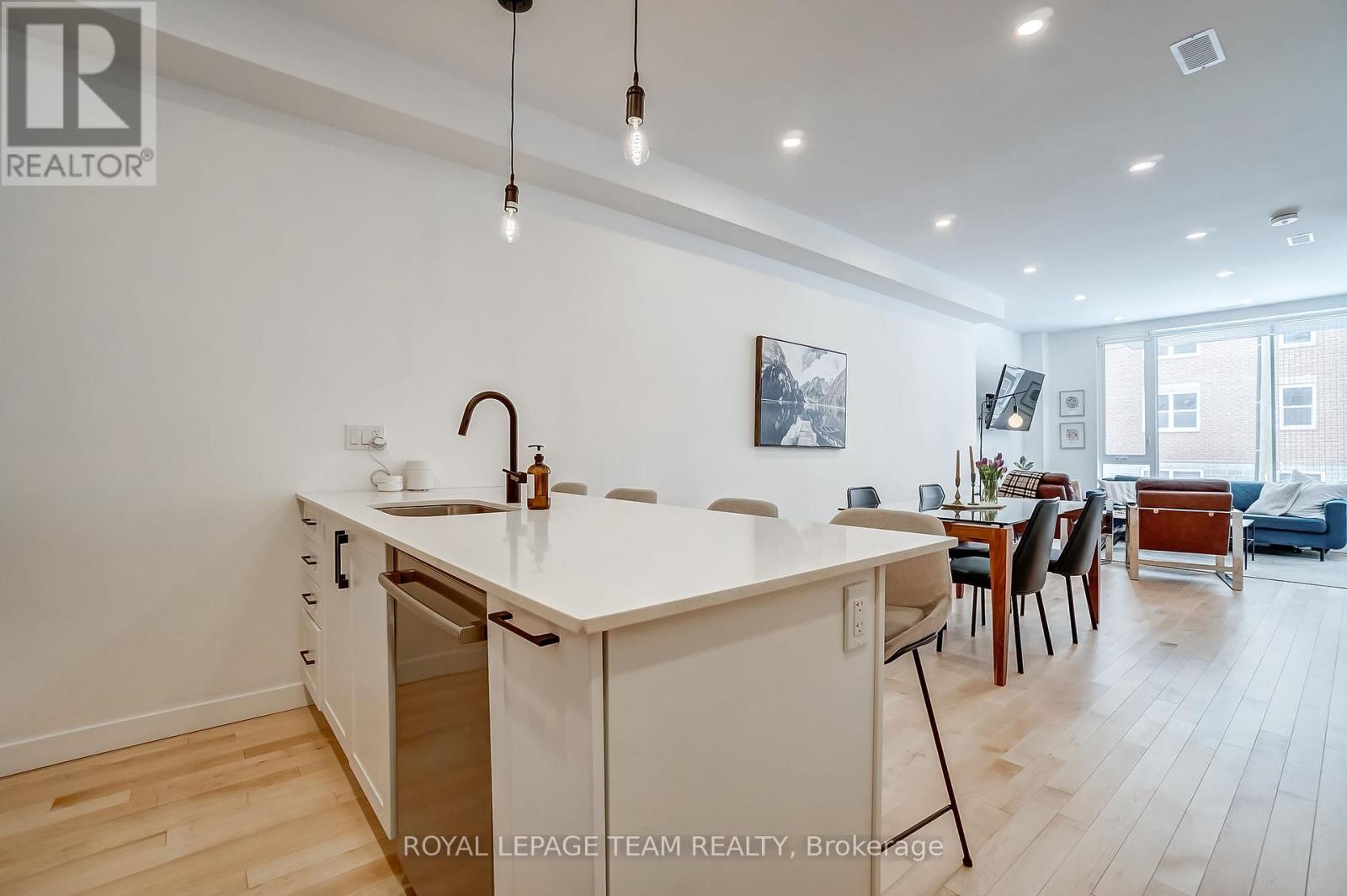 123 Carruthers Avenue, Ottawa, Ontario  K1Y 1N4 - Photo 13 - X12443653
