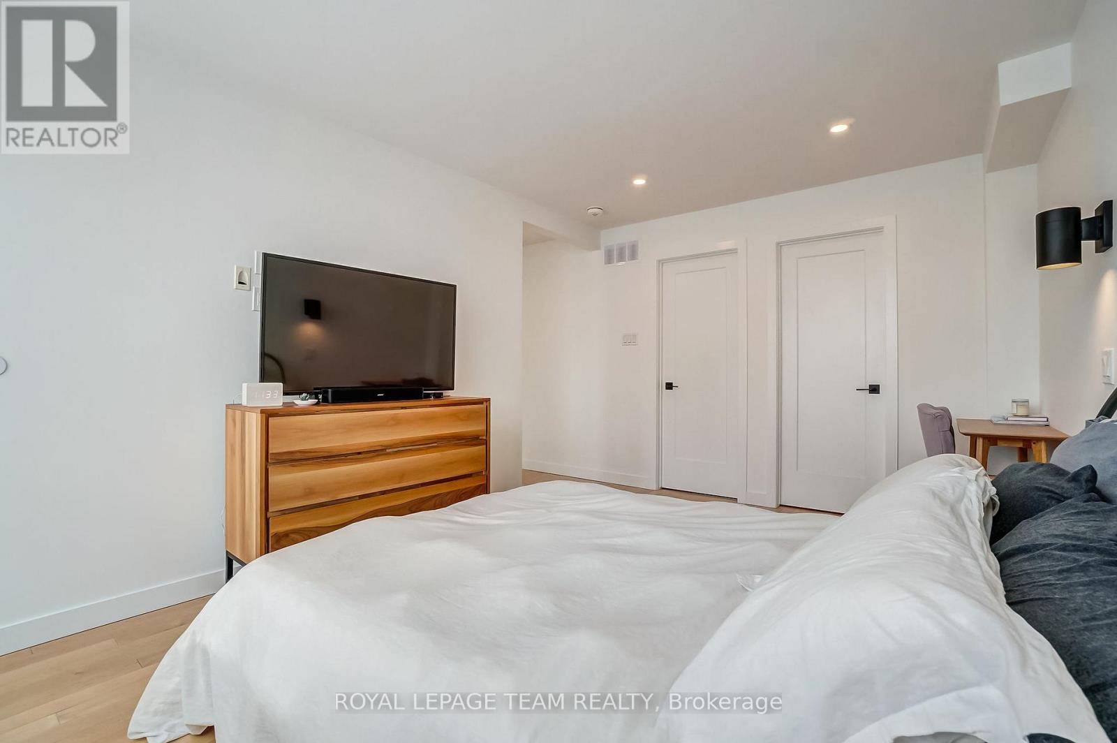 123 Carruthers Avenue, Ottawa, Ontario  K1Y 1N4 - Photo 21 - X12443653