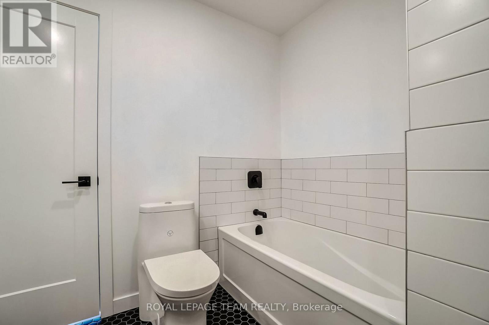 123 Carruthers Avenue, Ottawa, Ontario  K1Y 1N4 - Photo 29 - X12443653