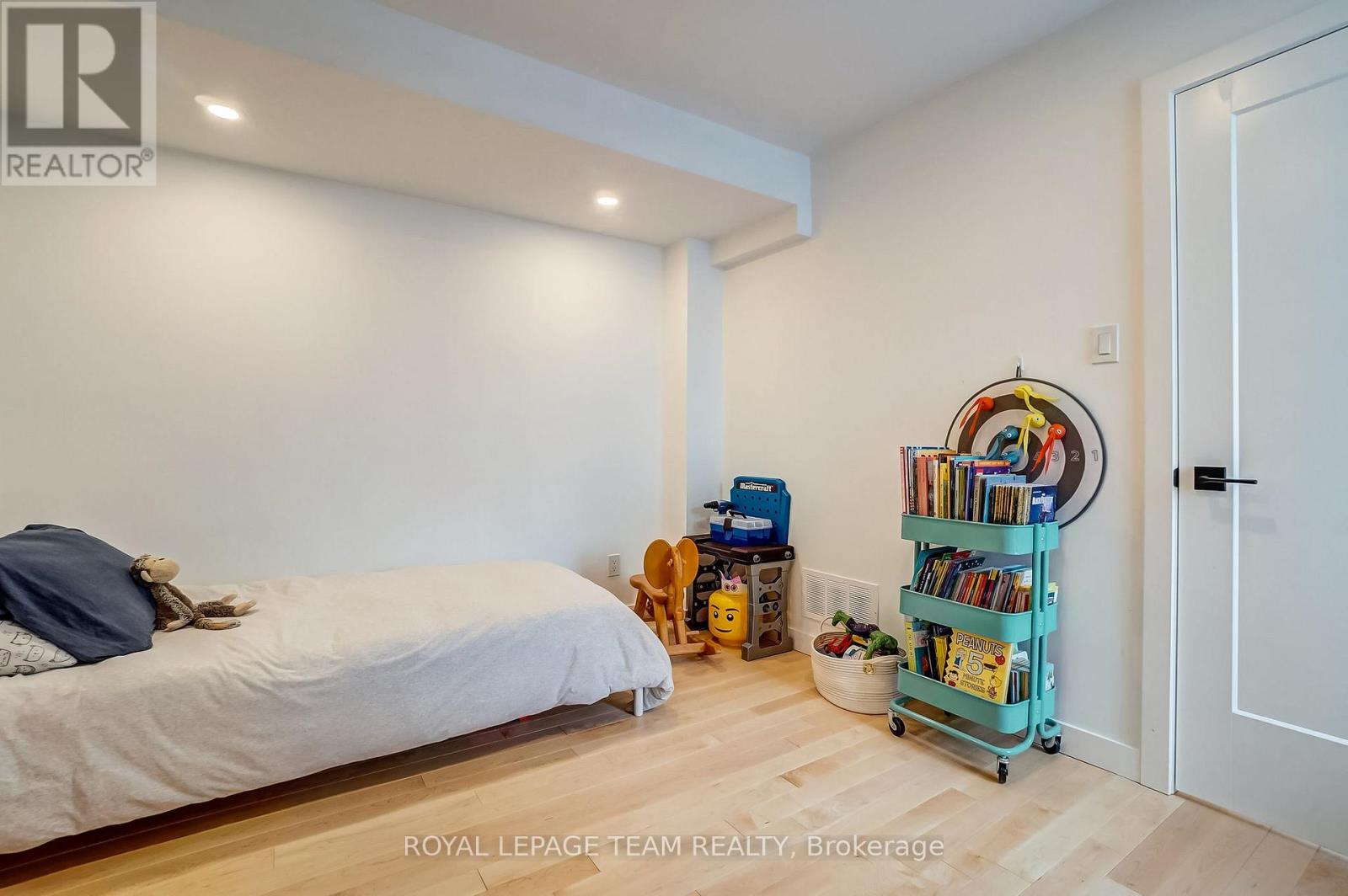 123 Carruthers Avenue, Ottawa, Ontario  K1Y 1N4 - Photo 37 - X12443653