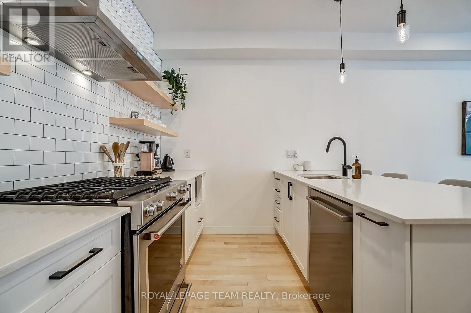 123 Carruthers Avenue, Ottawa, Ontario  K1Y 1N4 - Photo 6 - X12443653