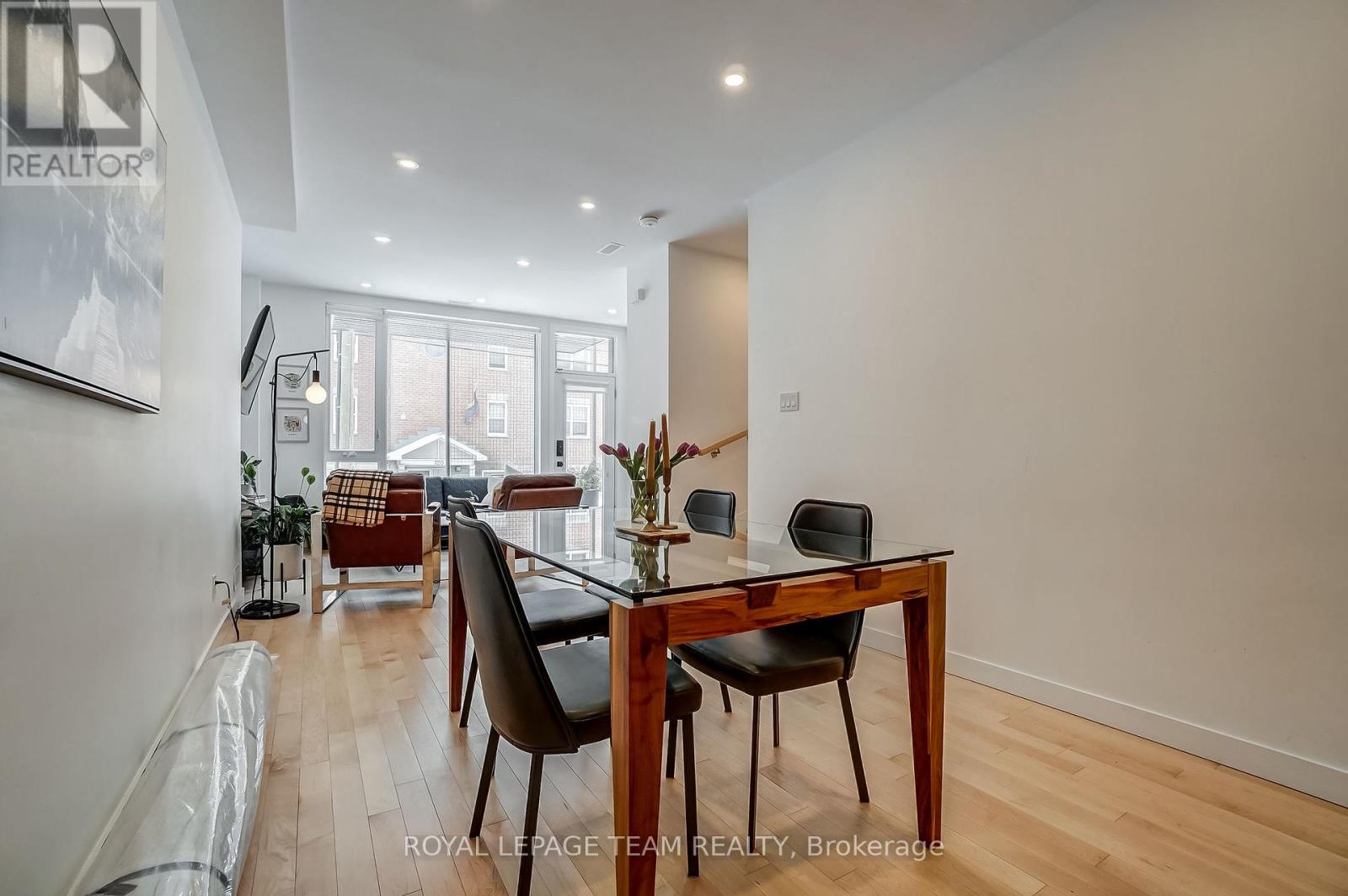 123 Carruthers Avenue, Ottawa, Ontario  K1Y 1N4 - Photo 8 - X12443653