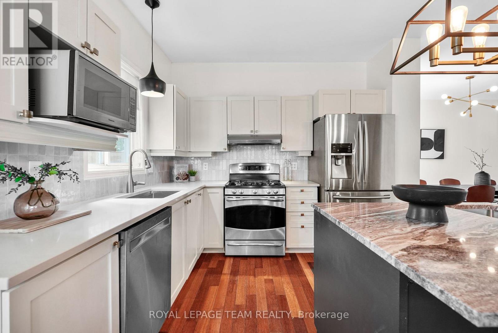 2122 Saunders Avenue, Ottawa, Ontario  K2A 4C7 - Photo 15 - X12443679