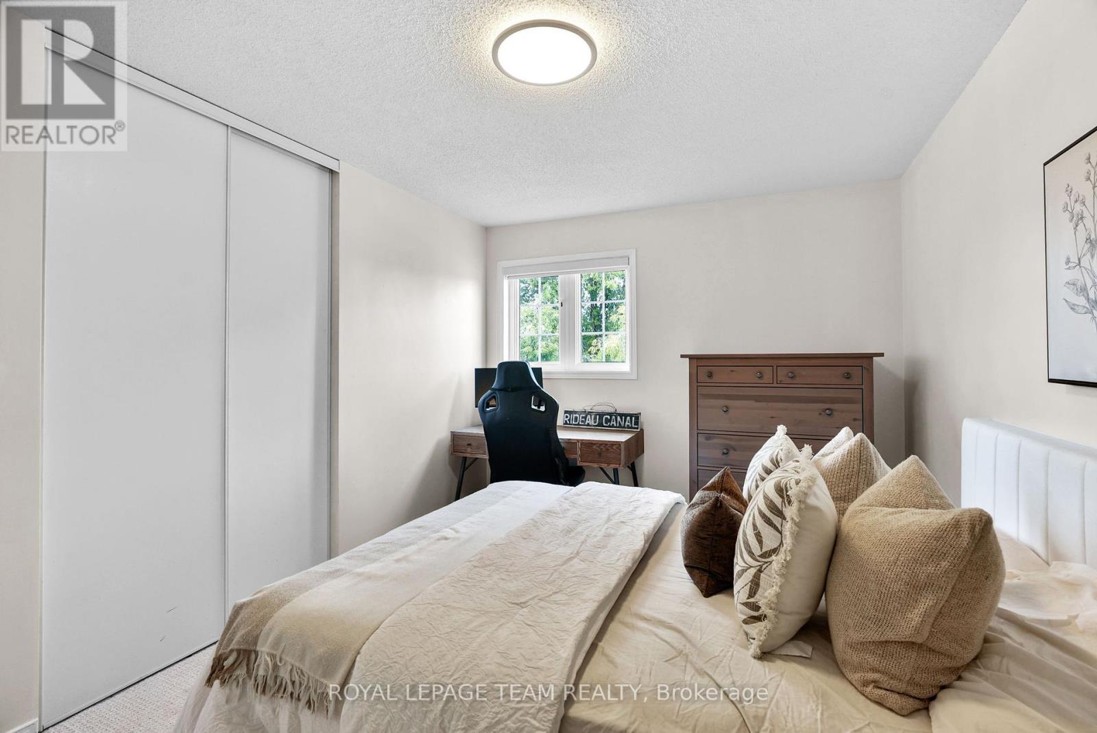 2122 Saunders Avenue, Ottawa, Ontario  K2A 4C7 - Photo 29 - X12443679