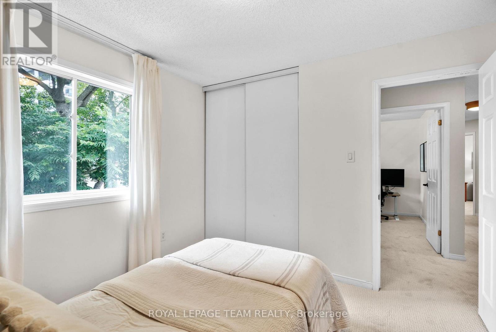 2122 Saunders Avenue, Ottawa, Ontario  K2A 4C7 - Photo 31 - X12443679