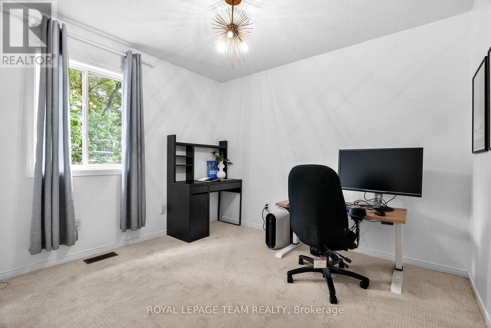 2122 Saunders Avenue, Ottawa, Ontario  K2A 4C7 - Photo 32 - X12443679