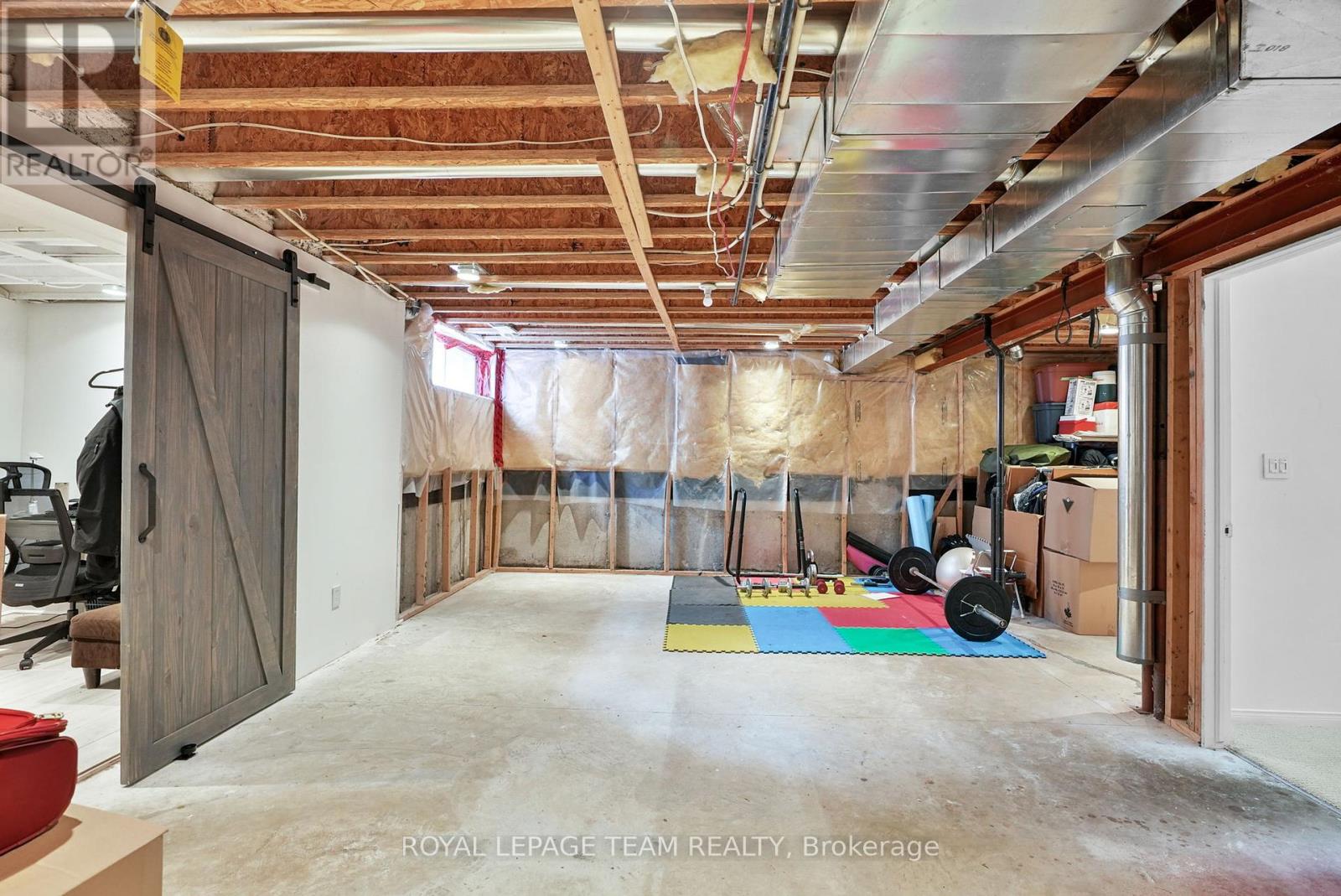 2122 Saunders Avenue, Ottawa, Ontario  K2A 4C7 - Photo 37 - X12443679
