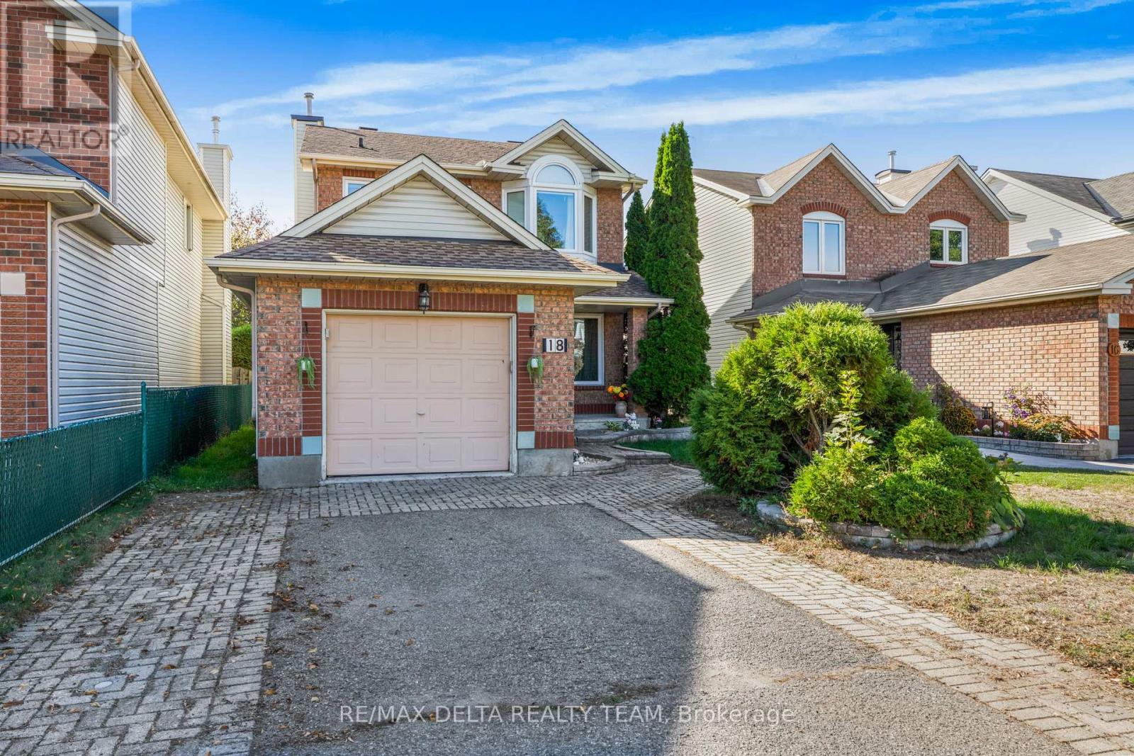 18 Longshire Circle, Ottawa, Ontario  K2J 4K7 - Photo 2 - X12443696