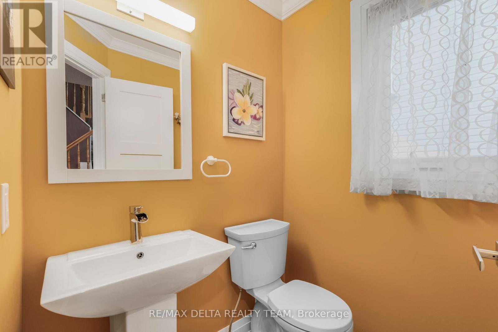 18 Longshire Circle, Ottawa, Ontario  K2J 4K7 - Photo 4 - X12443696