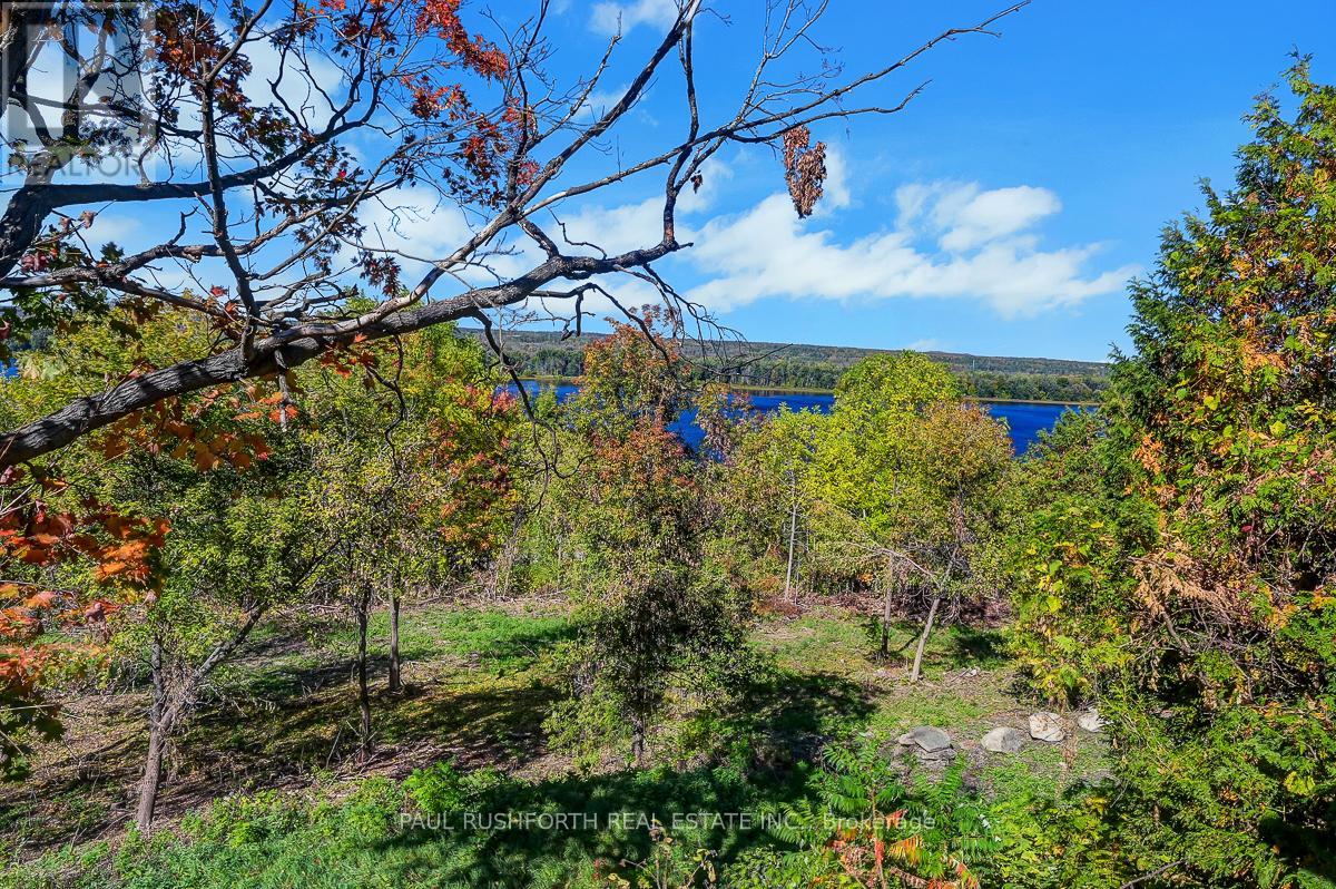 1565 Lilac Lane, Ottawa, Ontario  K4C 1C4 - Photo 41 - X12443713