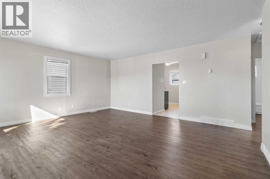 5120 47 Street, Innisfail, Alberta  T4G 1L7 - Photo 10 - A2261785