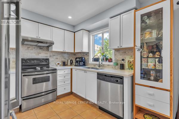 81 Roadmaster Lane, Brampton (Fletcher's Meadow), Ontario  L7A 3A8 - Photo 15 - W12443476