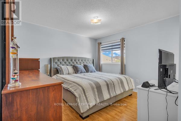 81 Roadmaster Lane, Brampton (Fletcher's Meadow), Ontario  L7A 3A8 - Photo 21 - W12443476