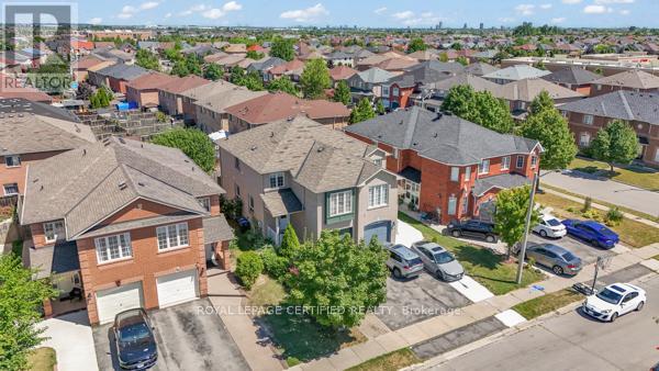 81 Roadmaster Lane, Brampton (Fletcher's Meadow), Ontario  L7A 3A8 - Photo 32 - W12443476