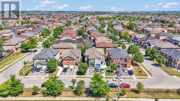81 Roadmaster Lane, Brampton (Fletcher's Meadow), Ontario  L7A 3A8 - Photo 33 - W12443476