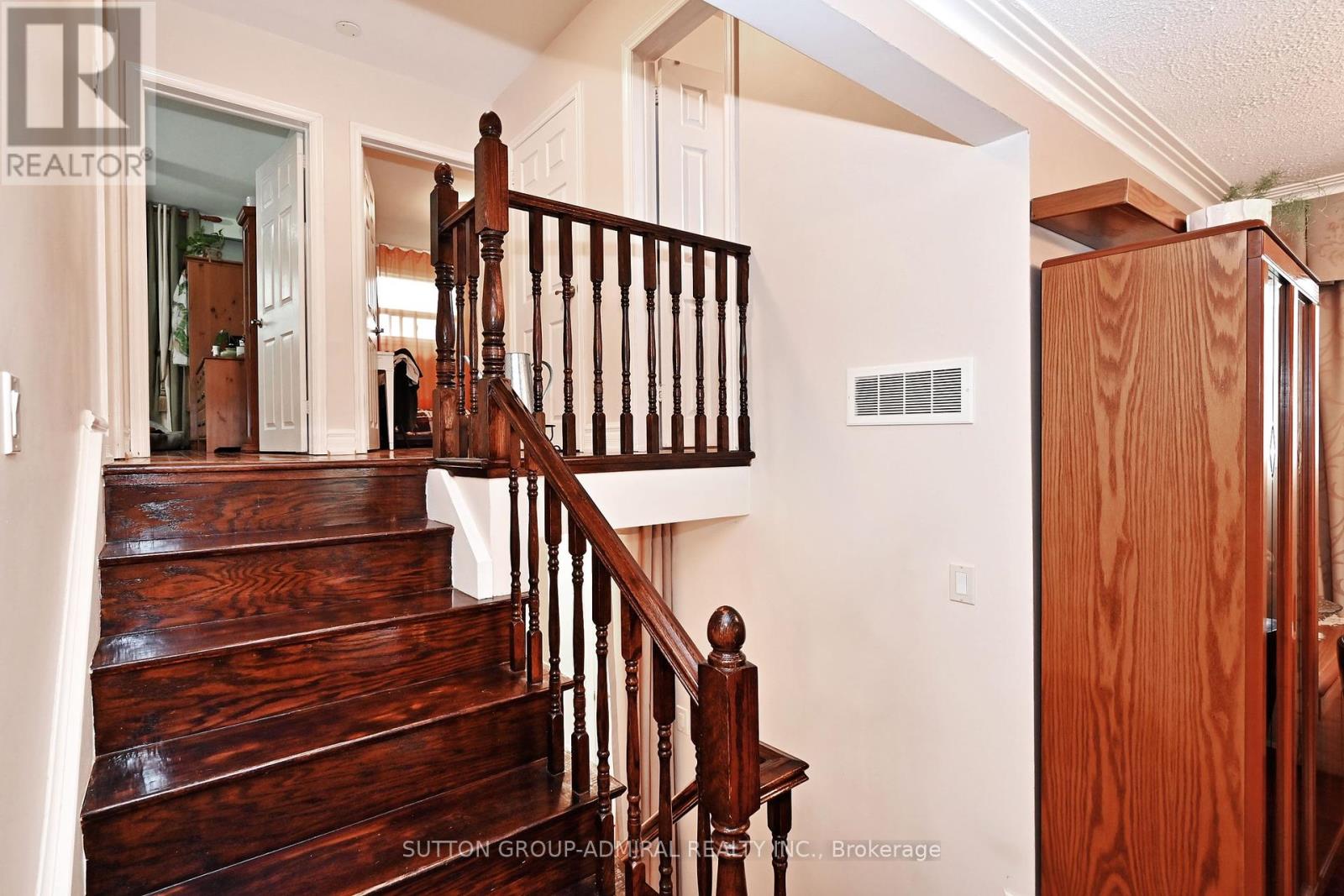 47 Tobermory Drive, Toronto (Black Creek), Ontario  M3N 2R4 - Photo 13 - W12443485