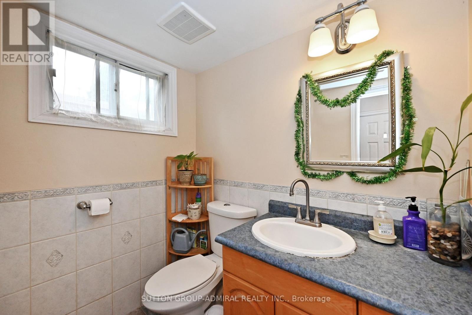 47 Tobermory Drive, Toronto (Black Creek), Ontario  M3N 2R4 - Photo 24 - W12443485