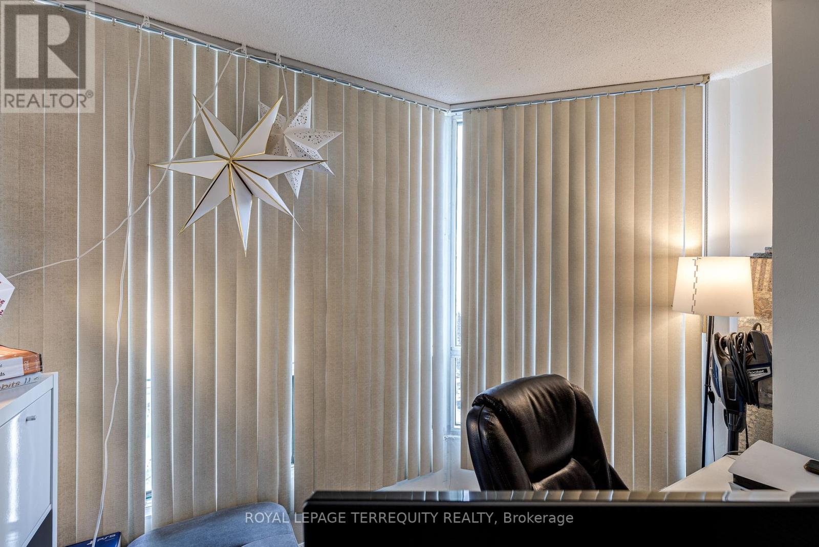 712 - 155 Hillcrest Avenue, Mississauga, Ontario  L5B 3Z2 - Photo 10 - W12443511