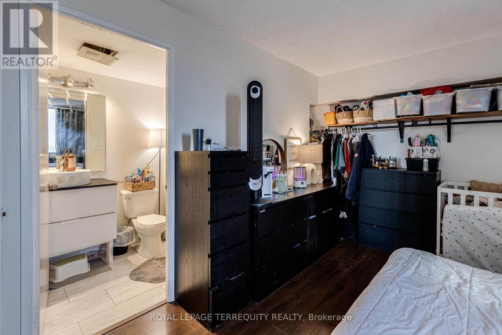 712 - 155 Hillcrest Avenue, Mississauga, Ontario  L5B 3Z2 - Photo 14 - W12443511
