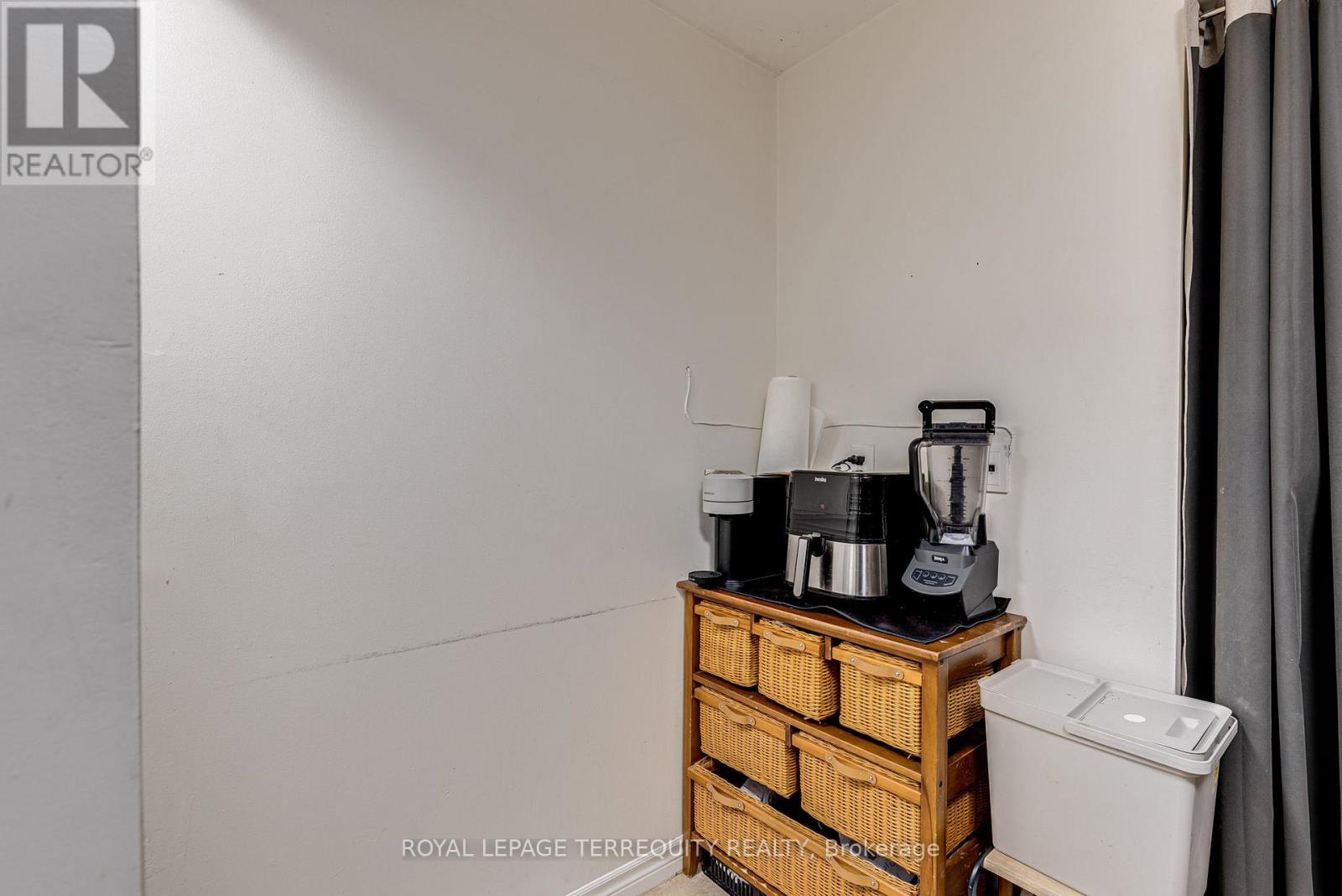 712 - 155 Hillcrest Avenue, Mississauga, Ontario  L5B 3Z2 - Photo 6 - W12443511