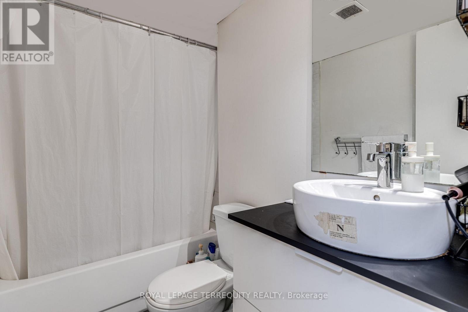 712 - 155 Hillcrest Avenue, Mississauga, Ontario  L5B 3Z2 - Photo 7 - W12443511