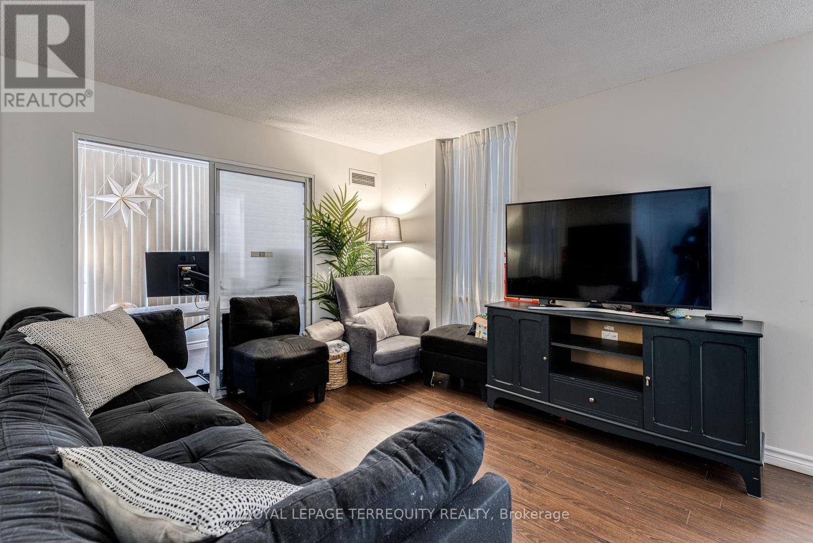 712 - 155 Hillcrest Avenue, Mississauga, Ontario  L5B 3Z2 - Photo 9 - W12443511