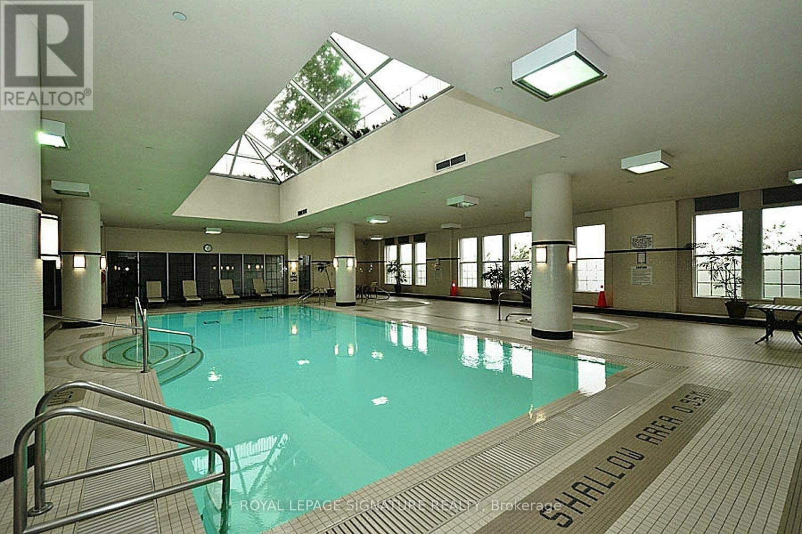 224 - 25 Kingsbridge Garden Circle Se, Mississauga (Hurontario), Ontario  L5R 4B1 - Photo 11 - W12443512