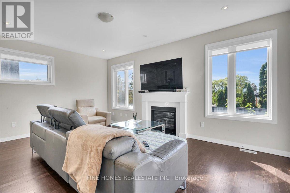 18 Stanley Greene Boulevard, Toronto, Ontario  M3K 0A9 - Photo 13 - W12443533