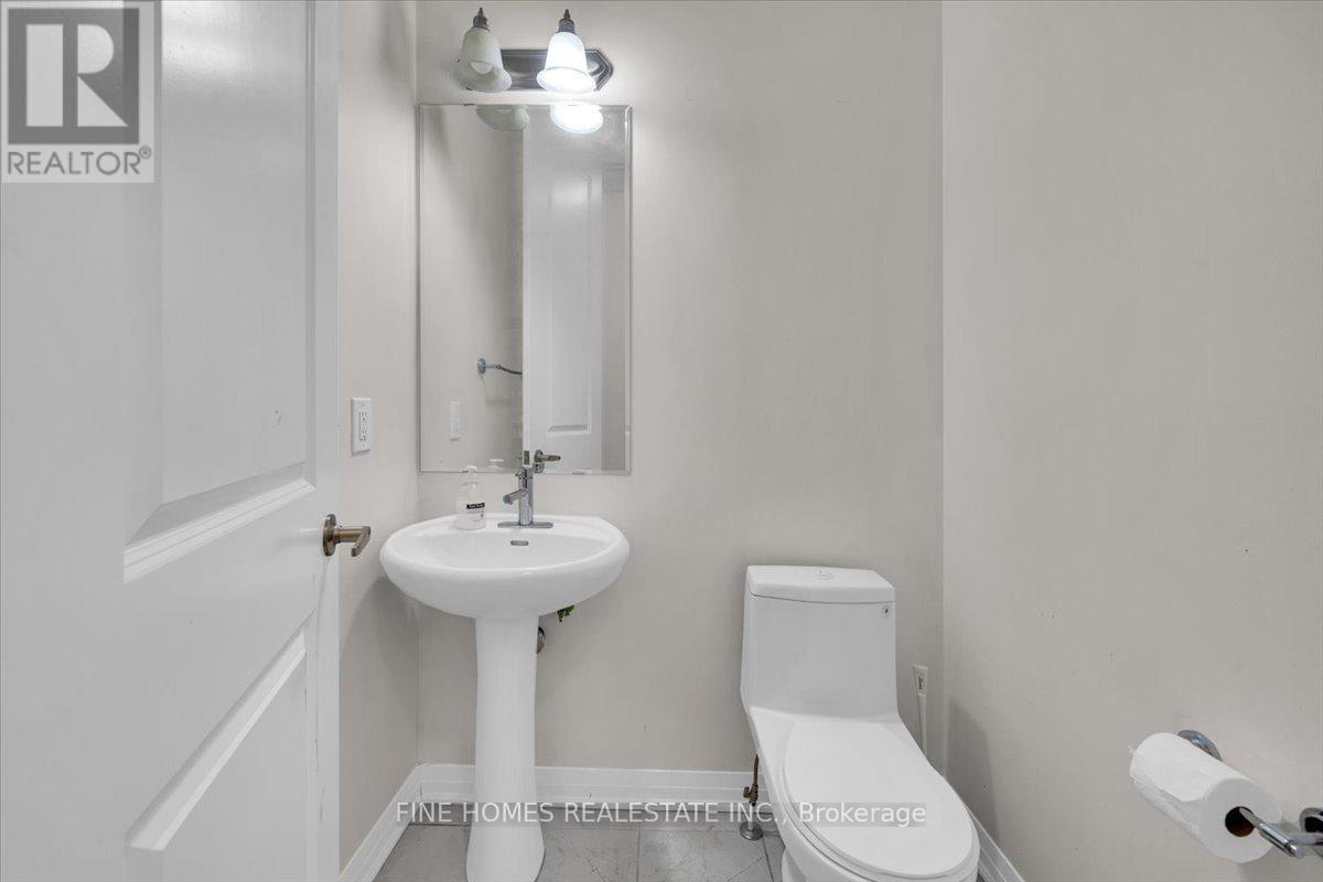 18 Stanley Greene Boulevard, Toronto, Ontario  M3K 0A9 - Photo 17 - W12443533