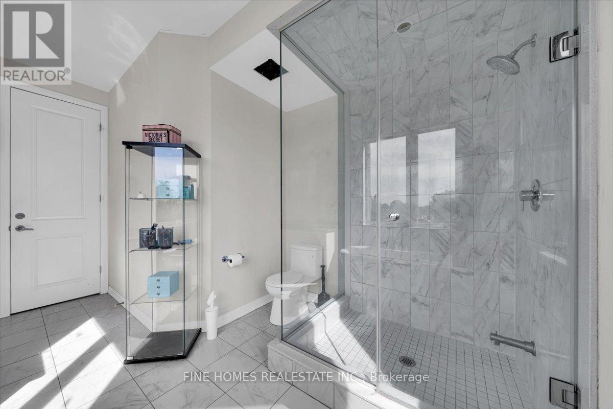 18 Stanley Greene Boulevard, Toronto, Ontario  M3K 0A9 - Photo 24 - W12443533