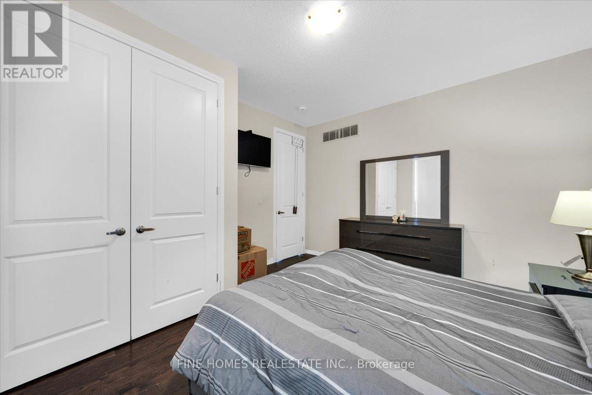 18 Stanley Greene Boulevard, Toronto, Ontario  M3K 0A9 - Photo 26 - W12443533