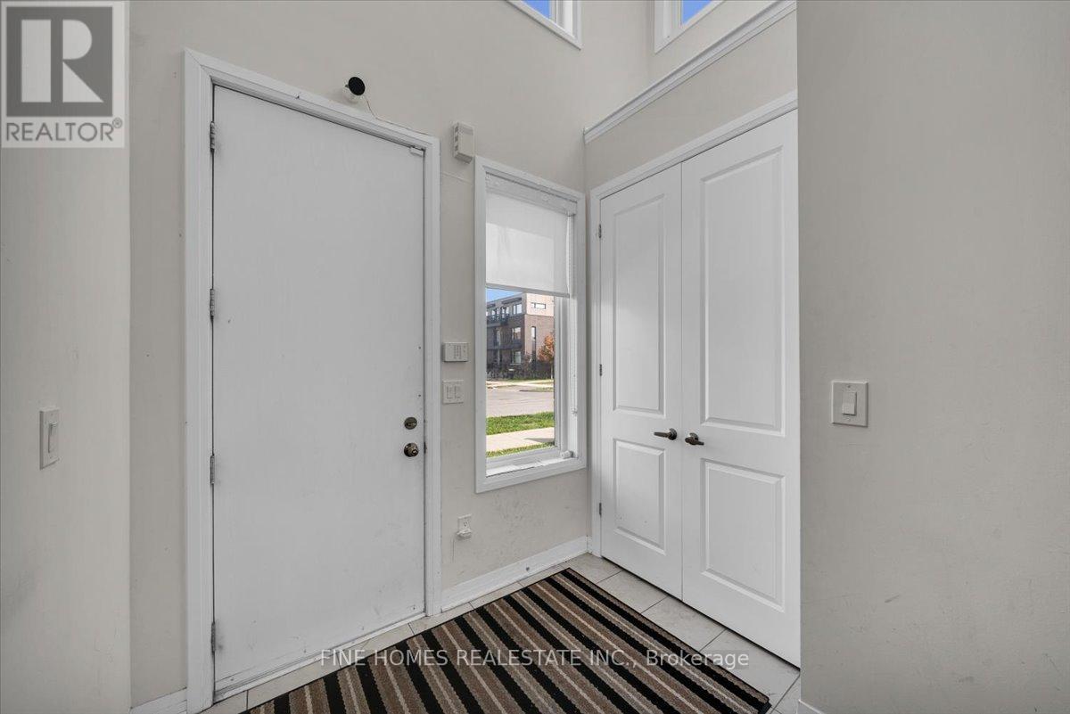 18 Stanley Greene Boulevard, Toronto, Ontario  M3K 0A9 - Photo 3 - W12443533