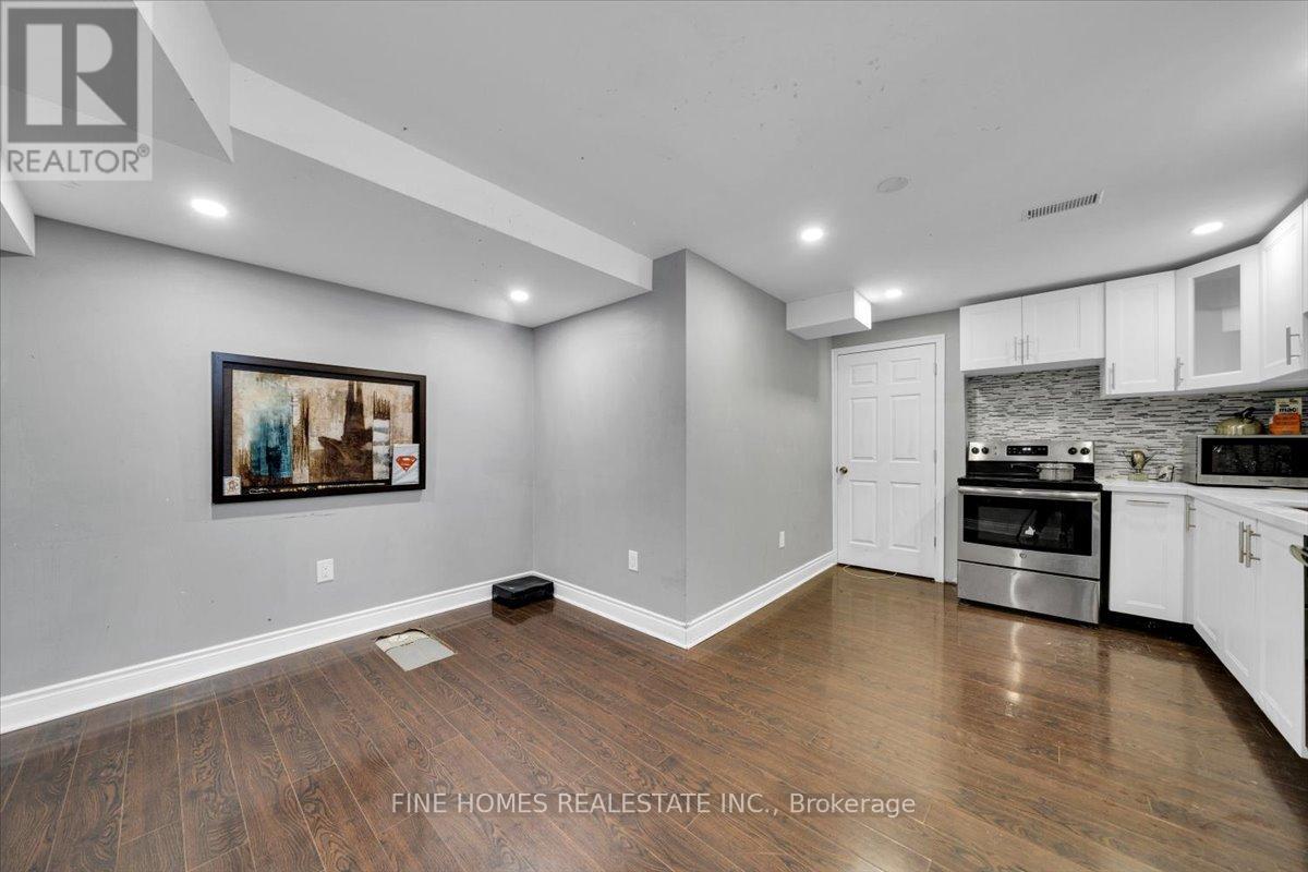 18 Stanley Greene Boulevard, Toronto, Ontario  M3K 0A9 - Photo 37 - W12443533
