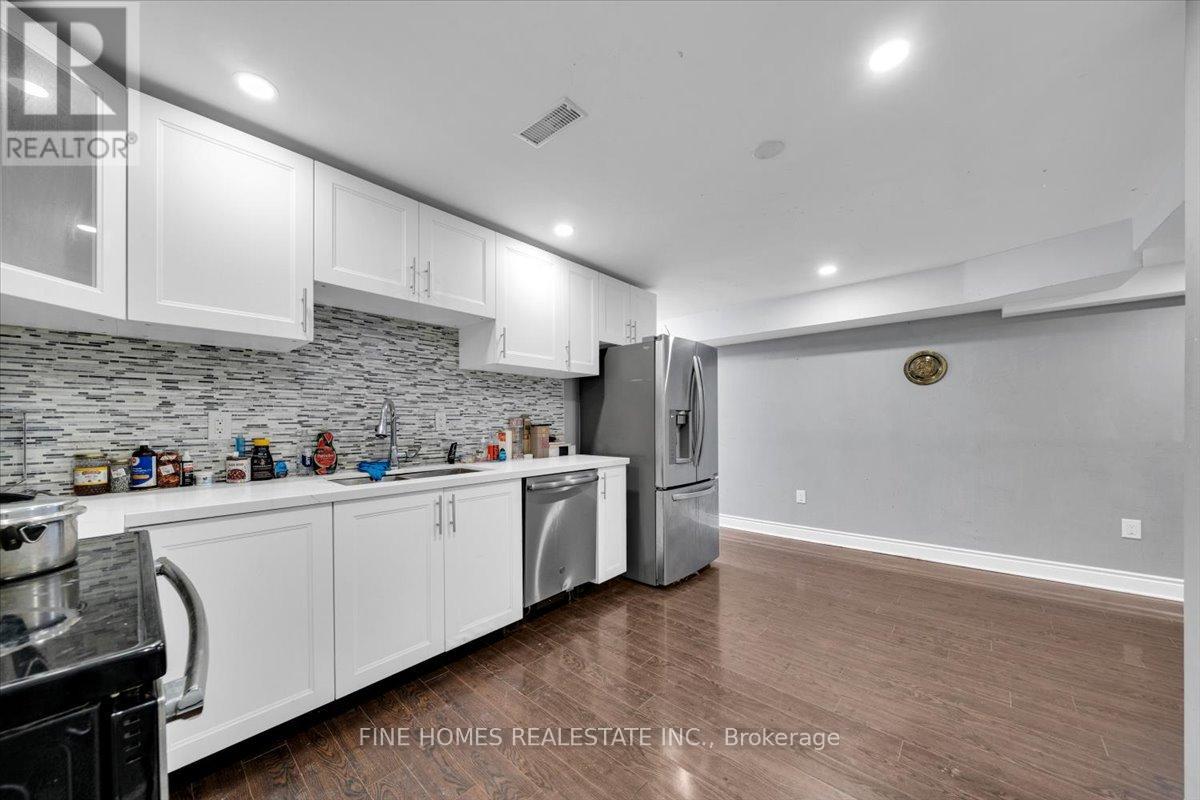 18 Stanley Greene Boulevard, Toronto, Ontario  M3K 0A9 - Photo 38 - W12443533