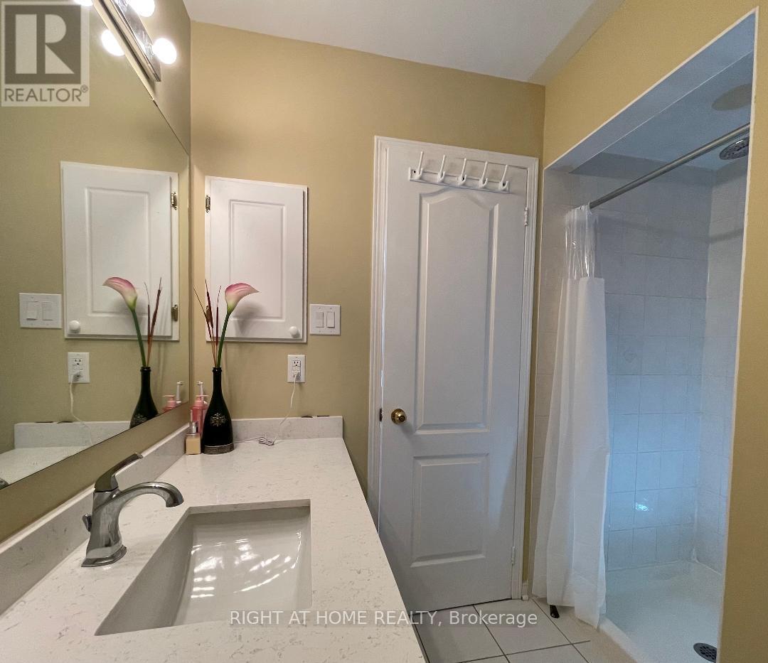 845 Mays Crescent, Mississauga (East Credit), Ontario  L5V 2G6 - Photo 17 - W12443537