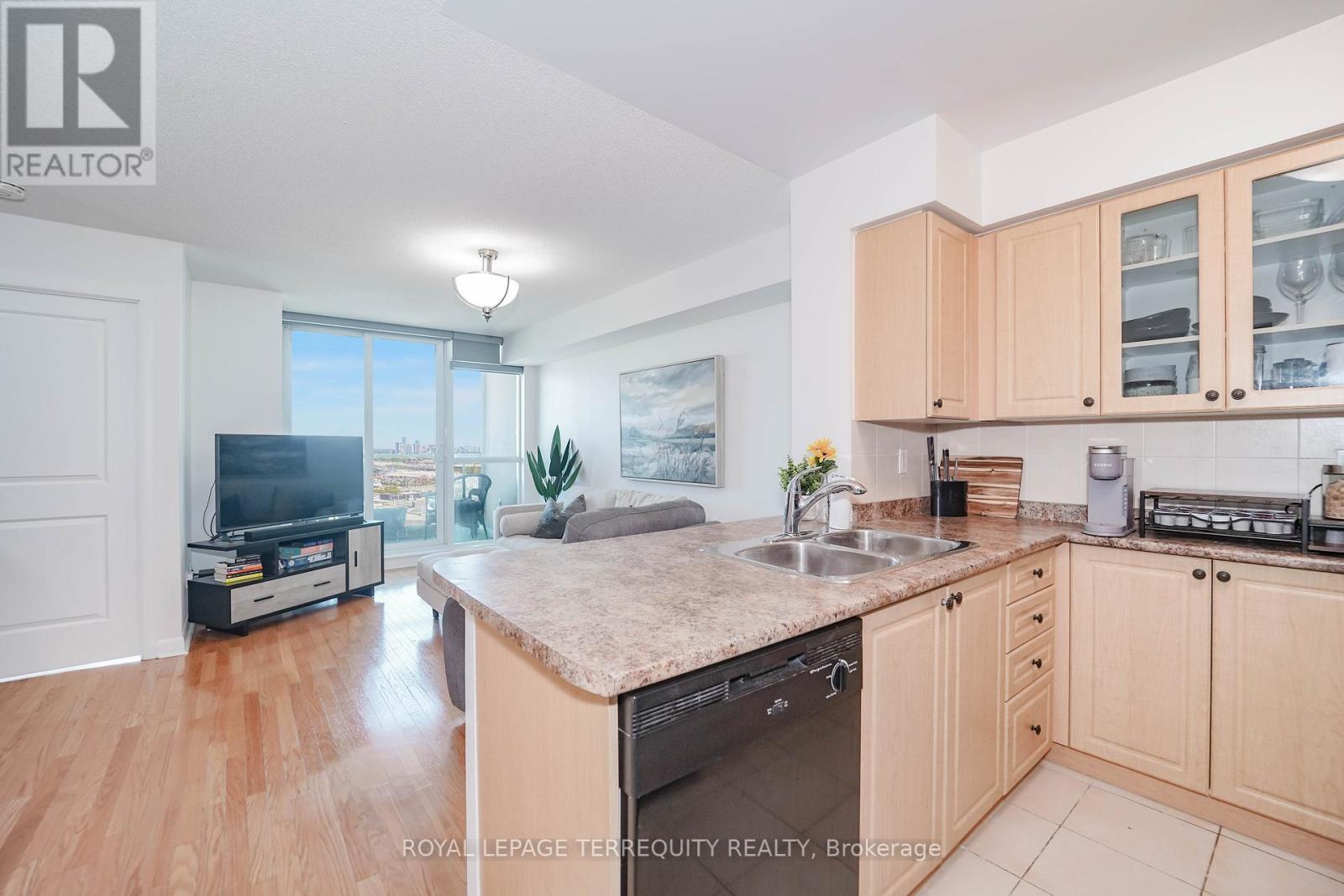 2209 - 235 Sherway Gardens Road, Toronto (Islington-City Centre West), Ontario  M9C 0A2 - Photo 11 - W12443565