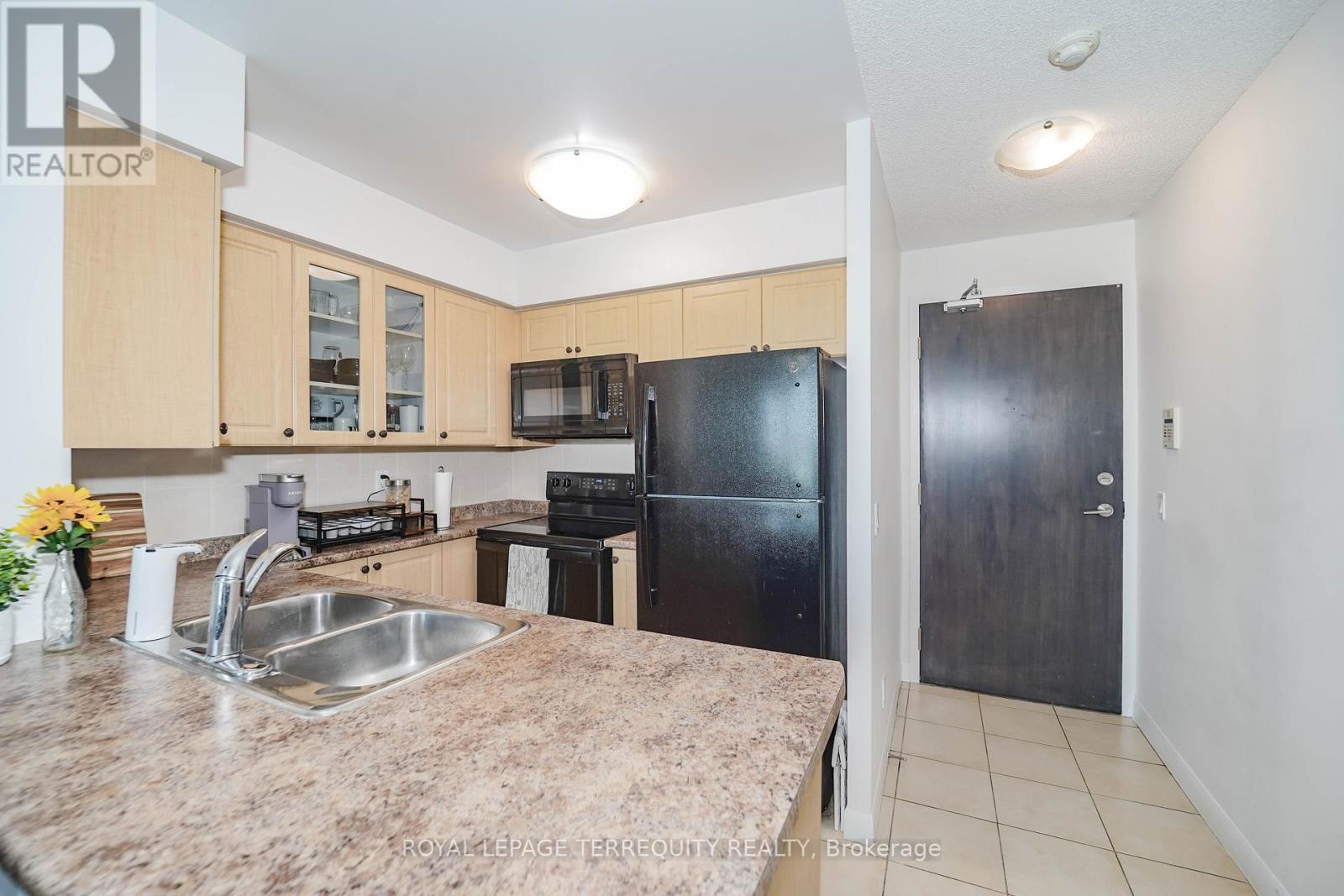 2209 - 235 Sherway Gardens Road, Toronto (Islington-City Centre West), Ontario  M9C 0A2 - Photo 12 - W12443565