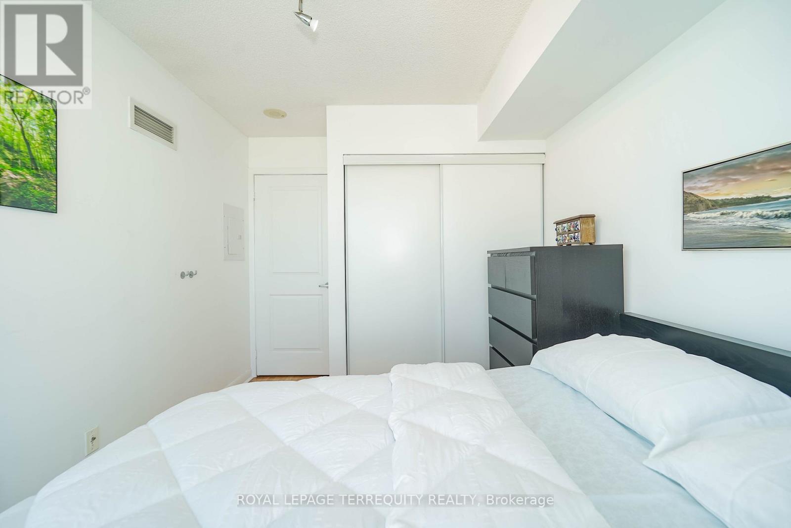 2209 - 235 Sherway Gardens Road, Toronto (Islington-City Centre West), Ontario  M9C 0A2 - Photo 23 - W12443565
