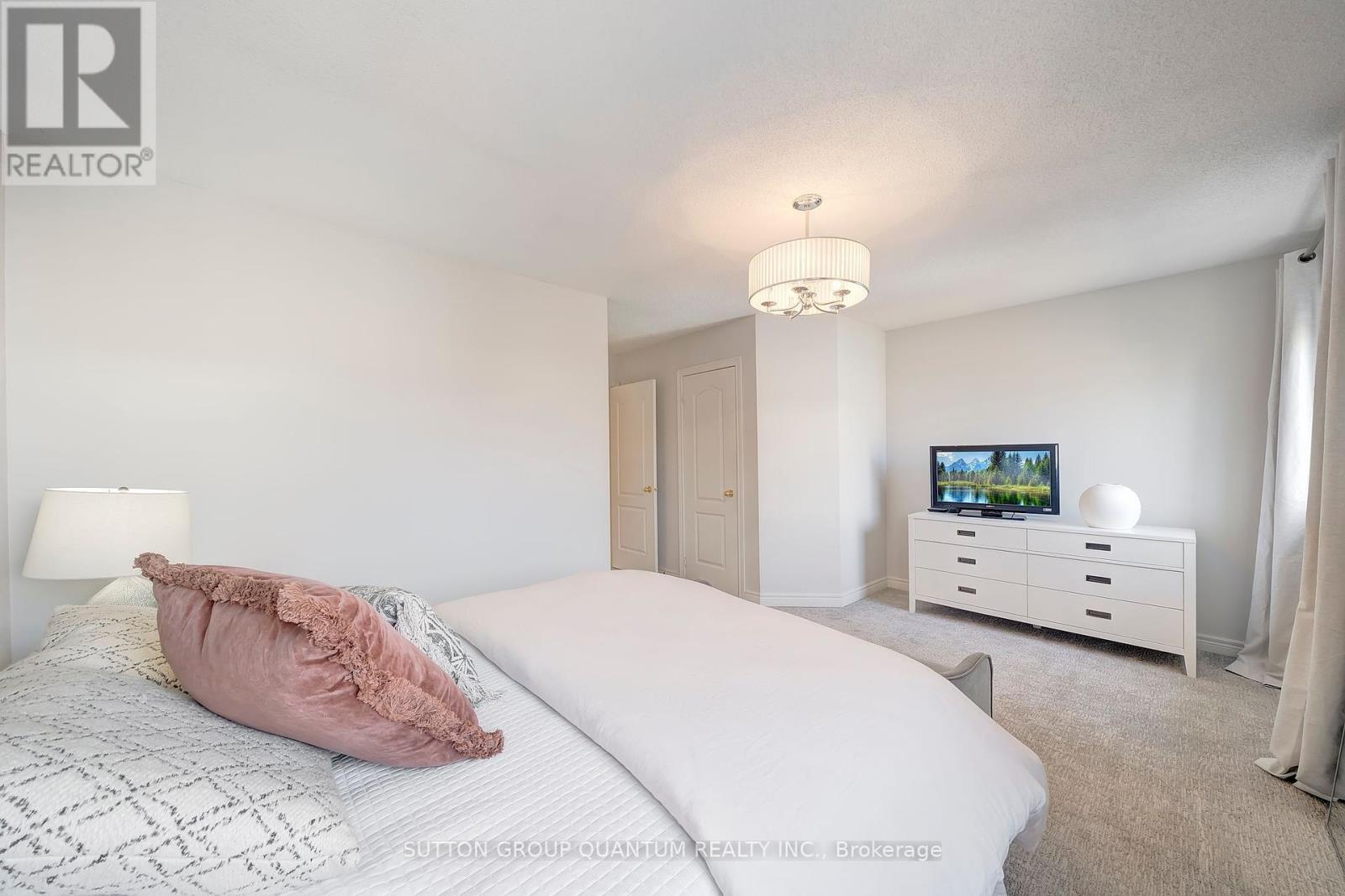 5699 Raleigh Street, Mississauga (Churchill Meadows), Ontario  L5M 7E6 - Photo 16 - W12443606