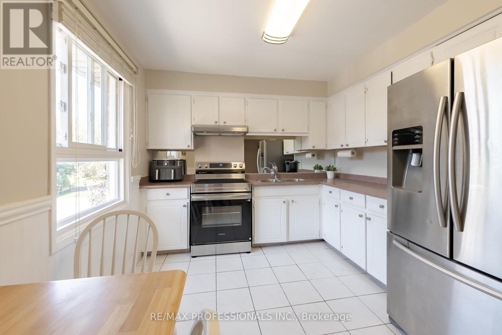 65 - 405 Hyacinthe Boulevard, Mississauga, Ontario  L5A 3N1 - Photo 15 - W12443609