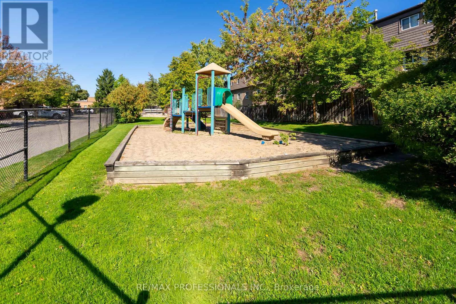 65 - 405 Hyacinthe Boulevard, Mississauga, Ontario  L5A 3N1 - Photo 39 - W12443609