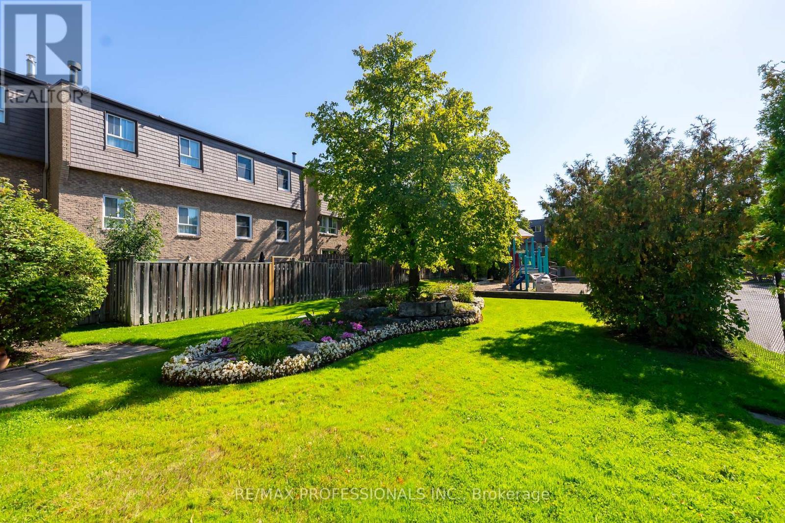 65 - 405 Hyacinthe Boulevard, Mississauga, Ontario  L5A 3N1 - Photo 40 - W12443609