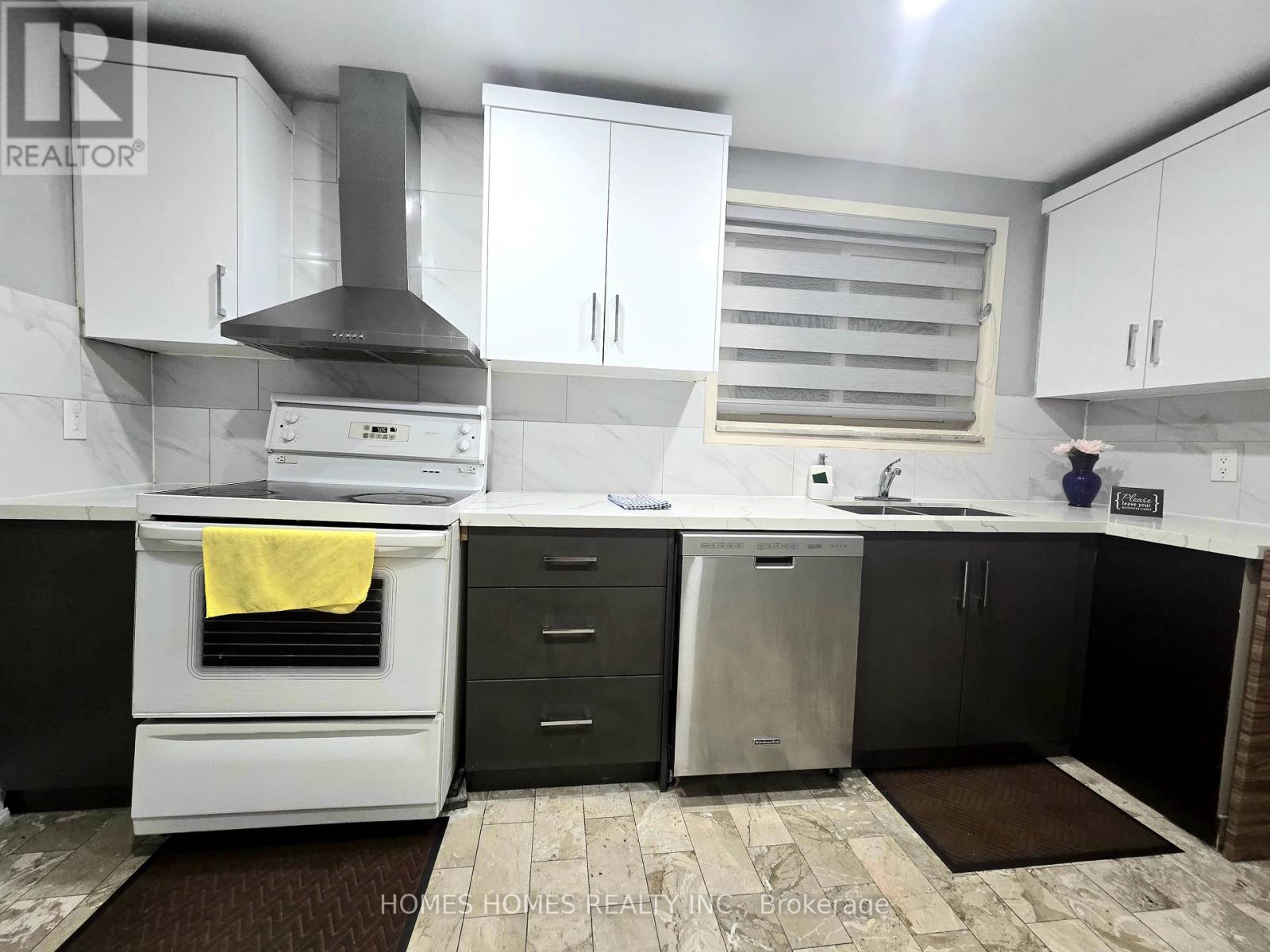 65 Elnathan Crescent, Toronto, Ontario  M9L 2G2 - Photo 12 - W12443620