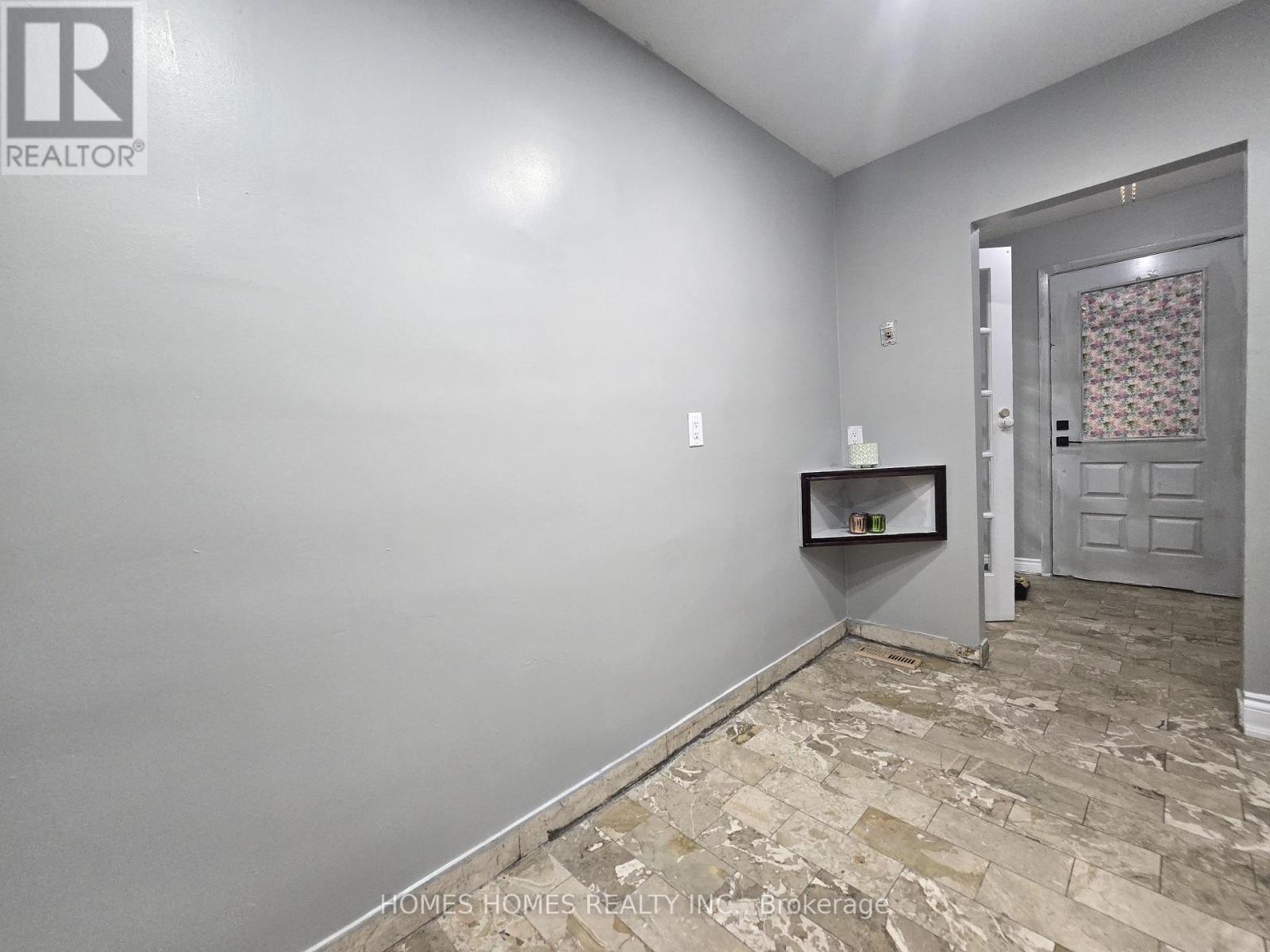 65 Elnathan Crescent, Toronto, Ontario  M9L 2G2 - Photo 14 - W12443620