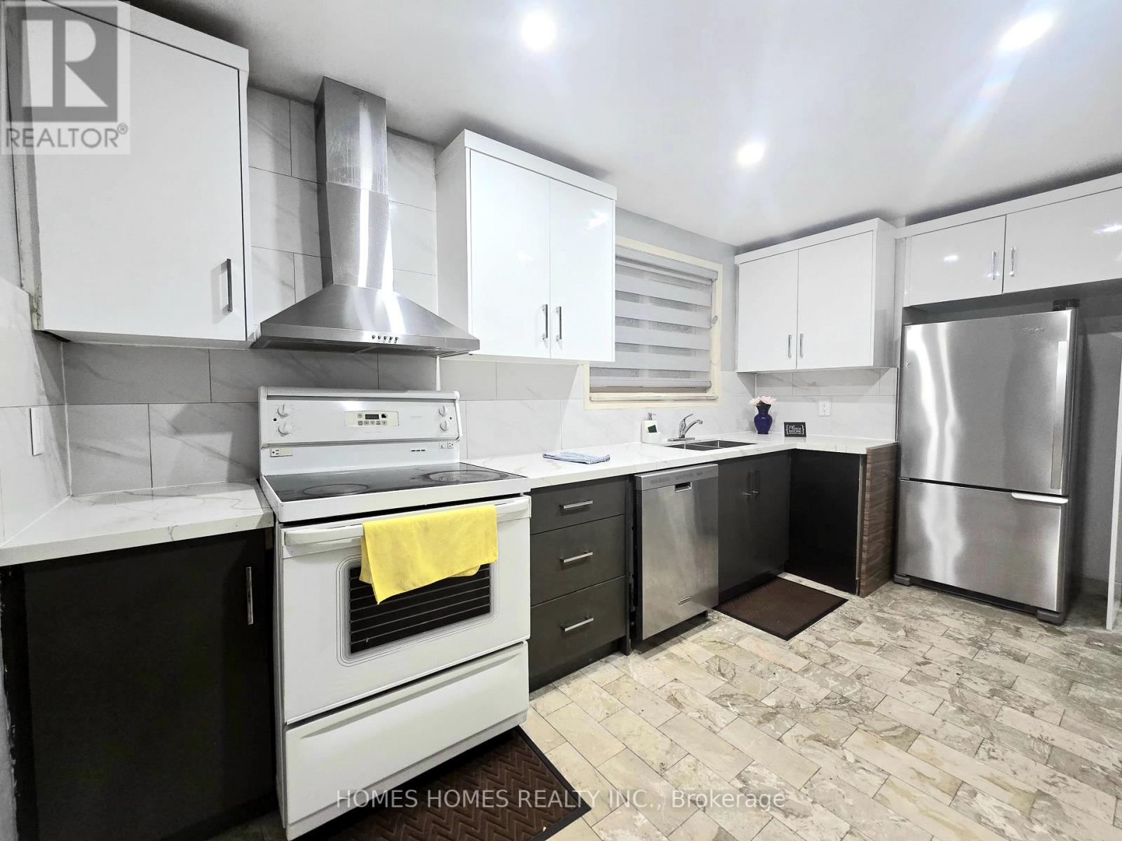 65 Elnathan Crescent, Toronto, Ontario  M9L 2G2 - Photo 15 - W12443620