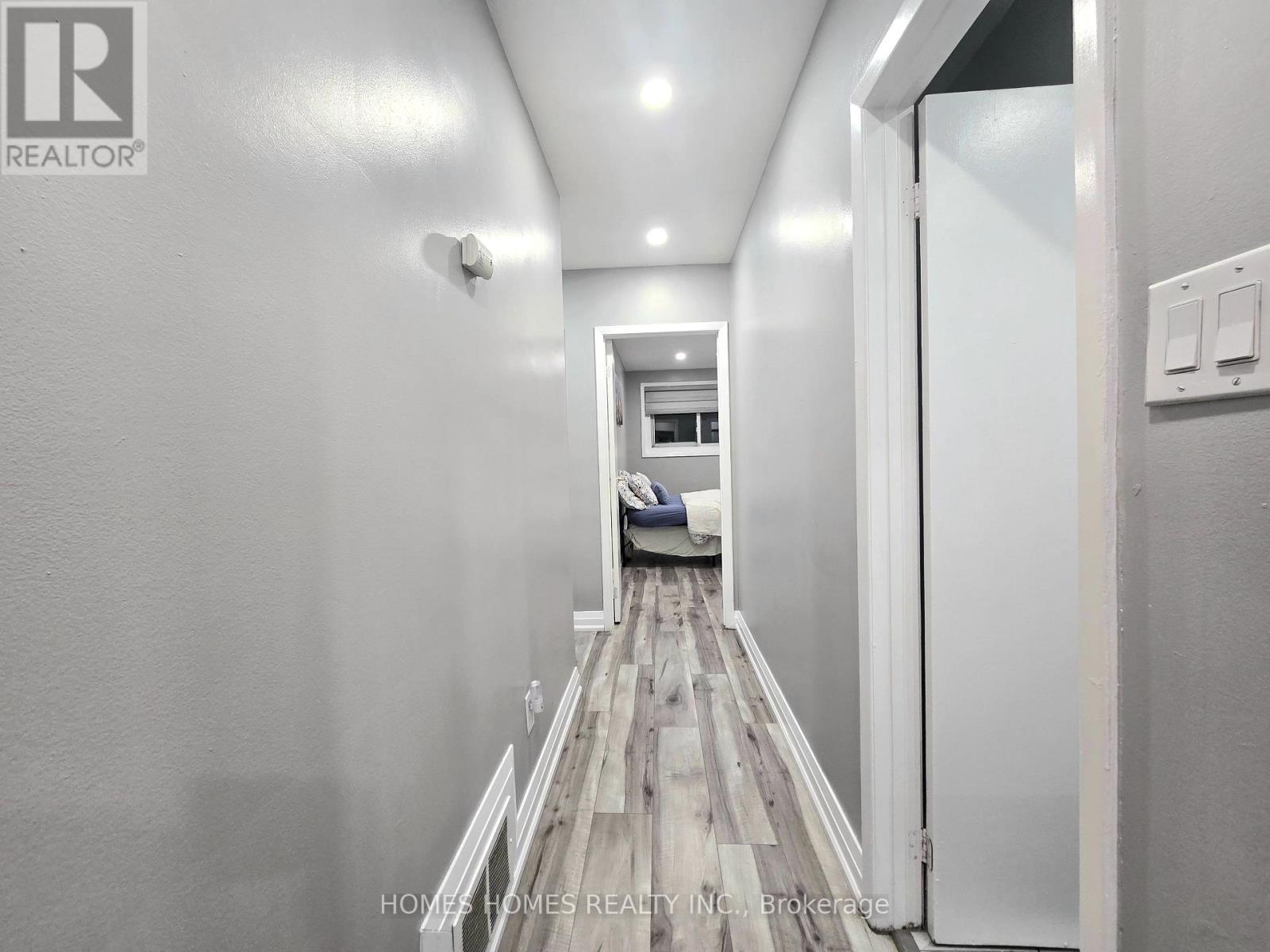 65 Elnathan Crescent, Toronto, Ontario  M9L 2G2 - Photo 16 - W12443620