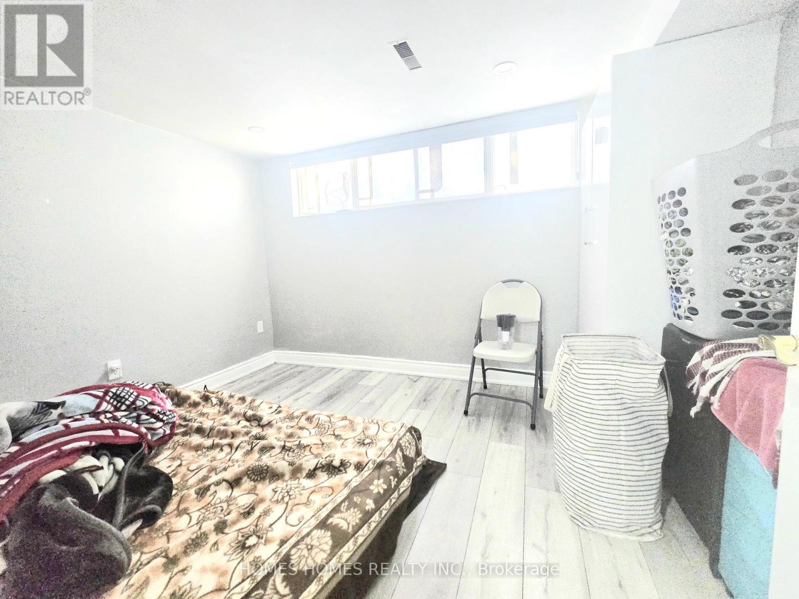 65 Elnathan Crescent, Toronto (Humber Summit), Ontario  M9L 2G2 - Photo 32 - W12443620